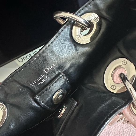 Not authentic - Picture 4 of 8